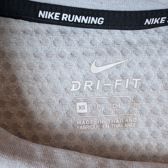 Nike Therma Sphere Running Top - Picture 6 of 6